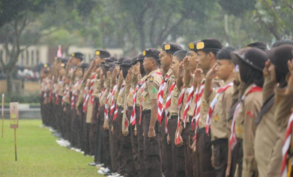 Meski Diguyur Hujan, Ratusan Anggota Pramuka Antusias Ikuti Peringatan Hari Pramuka ke-64 di Kota Tasikmalaya