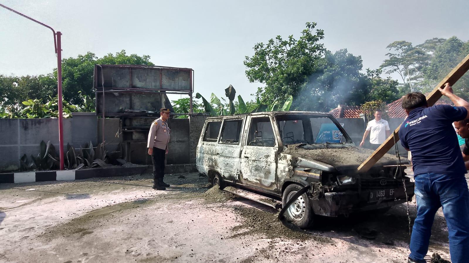 Mobil Kijang Terbakar di SPBU Eor Tasikmalaya, Tidak Ada Korban Jiwa