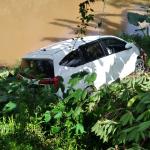 Minibus Terjun ke Saluran Irigasi di Banjar, Pengemudi dan Istri Selamat