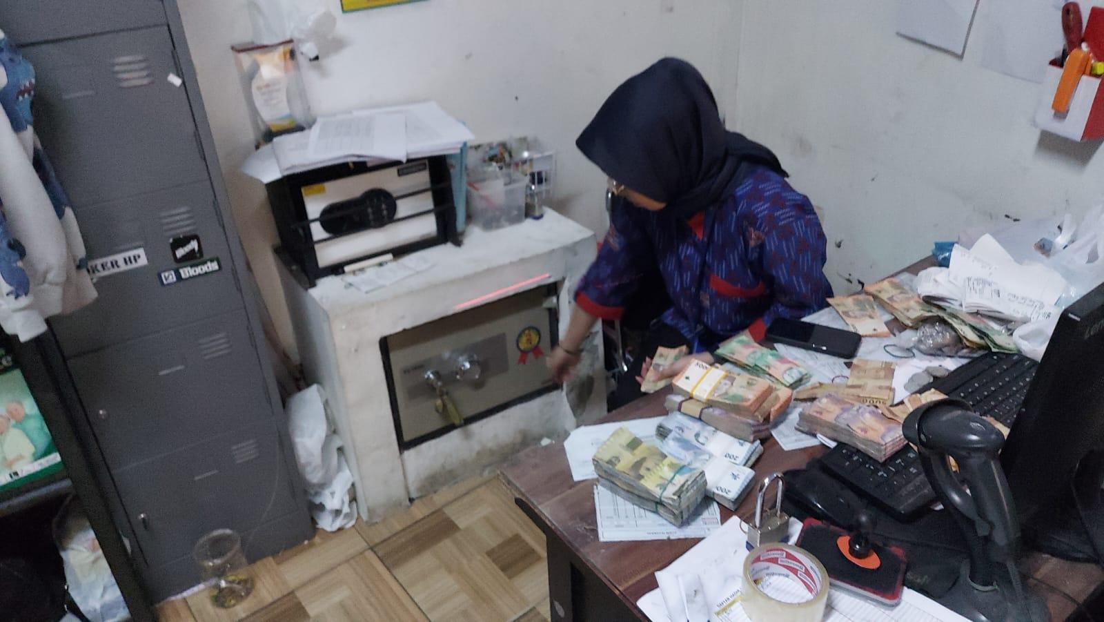 Minimarket TASCO Indihiang Tasikmalaya Dibobol Maling