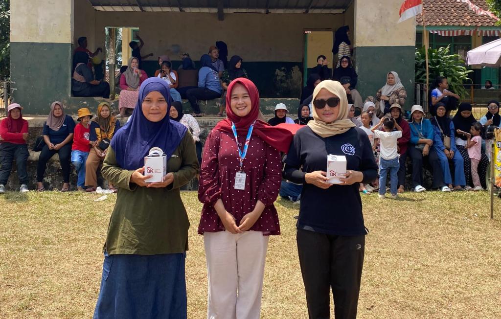 Semarak HUT Ke-81 RI di Desa Cayur Tasikmalaya: Pemuda Gandeng OJK Beri Edukasi Keuangan untuk Warga
