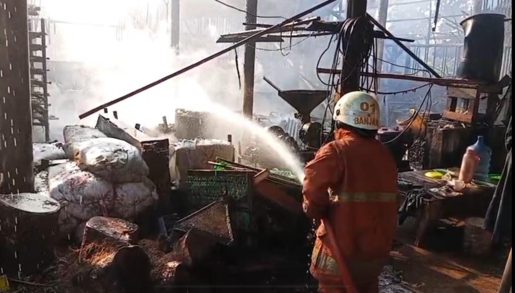 Pabrik Tahu di Kota Banjar Terbakar saat Produksi, Kerugian Ditaksir Capai Rp70 Juta