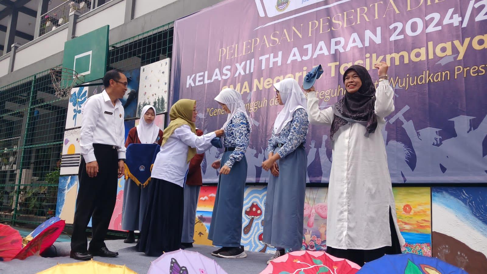 Pelepasan Siswa Kelas 12 SMA Negeri 5 Kota Tasikmalaya, Momen Haru dan Sederhana Penuh Makna