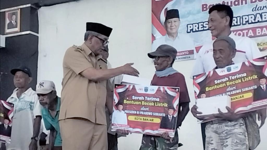Penerima Manfaat Dilarang Menjual atau Menggadaikan, 200 Becak Listrik Bantuan Presiden Resmi Diserahkan di Kota Banjar