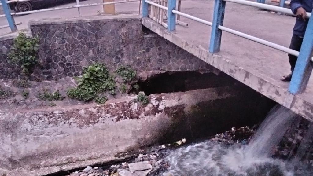 Penyangga Jembatan Gunung Huni Tasikmalaya Ambrol, Akses Alternatif Warga Terancam Putus