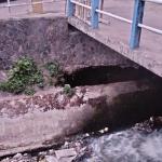 Penyangga Jembatan Gunung Huni Tasikmalaya Ambrol, Akses Alternatif Warga Terancam Putus