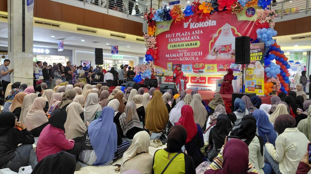 Peringati HUT ke-19, Plaza Asia Tasikmalaya dan Biskuit Kokola Hadirkan Pendakwah Kondang Mamah Dedeh