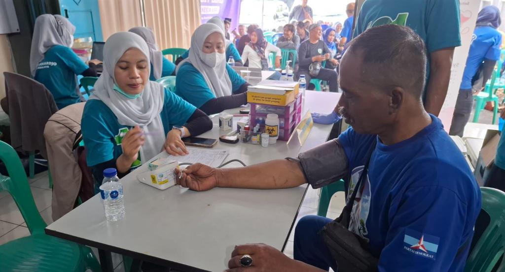 Peringati HUT ke-25, DPC Partai Demokrat Kota Tasikmalaya Gelar Cek Kesehatan Gratis dan Donor Darah