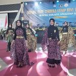 Perkuat Identitas Daerah, STISIP Bina Putera Banjar Luncurkan Batik Cangkore Ber-HAKI di Momen Wisuda