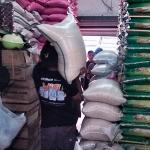 Permintaan Pasar Melemah dan Dampak Bansos, Harga Beras Medium di Banjar Turun Rp300 per Kilogram