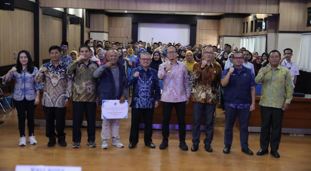 Perpusnas RI Serahkan 1.000 Buku ke Kota Tasikmalaya, Prof. Aminudin Dorong Peningkatan Indeks Literasi