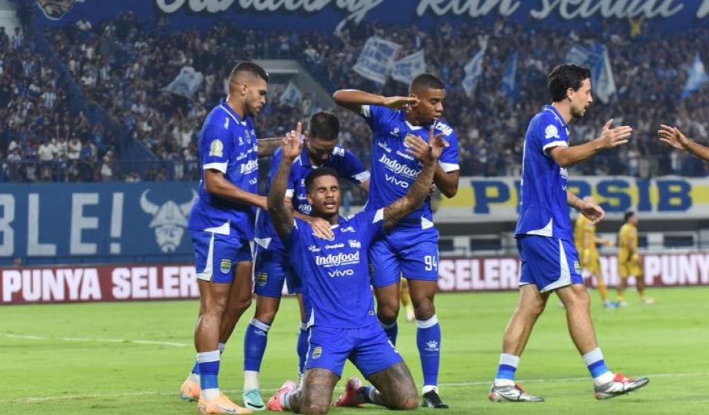 Persib Kenakan Ban Hitam Saat Hadapi PSBS Biak, Wujud Empati untuk Korban Longsor Pasirlangu Bandung Barat
