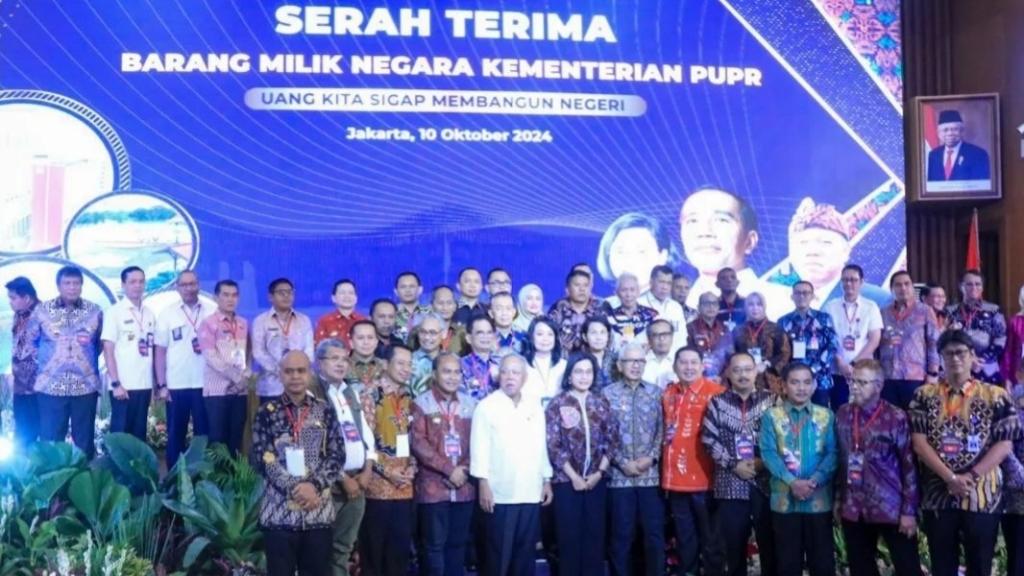 Pj Wali Kota Tasikmalaya Cheka Virgowansyah Hadiri Serah Terima Barang Milik Negara dari Kementerian PUPR