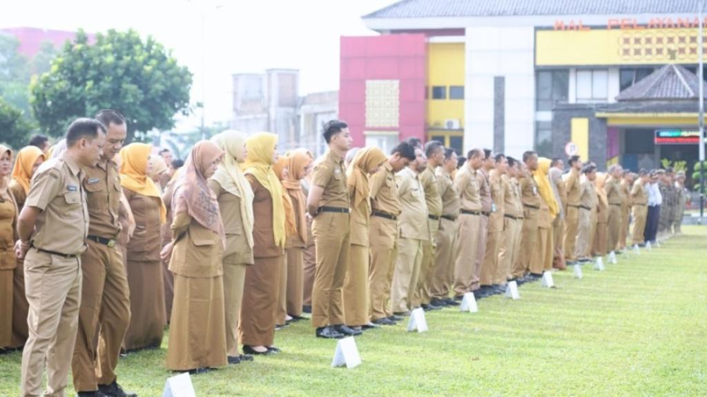 Pj Wali Kota Tasikmalaya Pimpin Apel Pagi Gabungan, Tekankan Sinergi dalam Transisi Pemerintahan