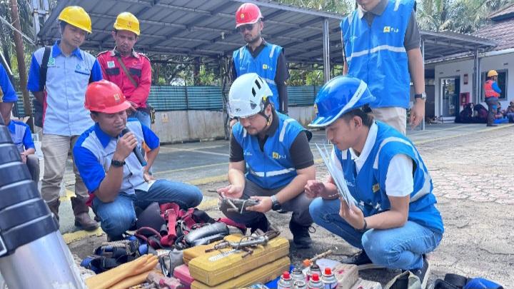 PLN UP3 Tasikmalaya Gelar Pasukan Pelayanan Teknik dalam Peringatan Bulan K3 Nasional