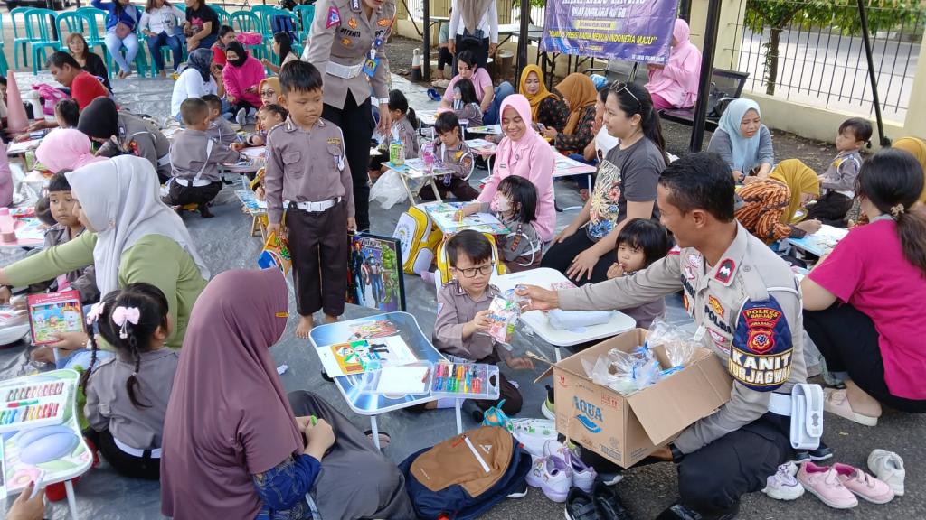 Polres Banjar Gelar Lomba Mewarnai Sambut HUT ke-69 Lalu Lintas 2024, Kenalkan Disiplin Lalin Sejak Dini