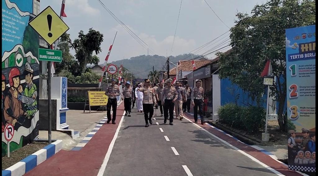 Polres Banjar Tetapkan Dusun Randegan Dua Jadi Kampung Tertib Lalu Lintas dan Percontohan