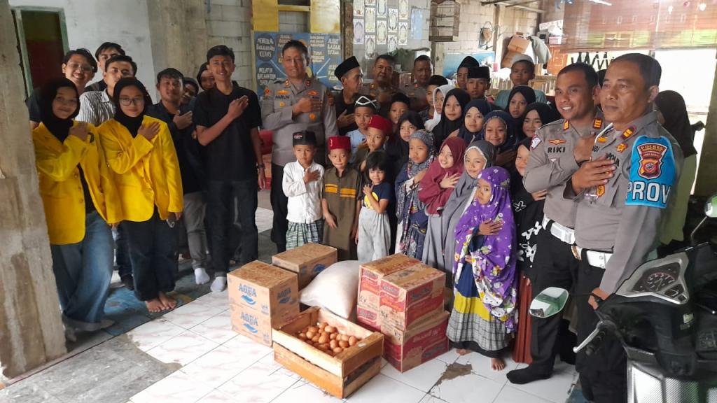 Polres Tasikmalaya Kota dan Aliansi BEM Tasikmalaya Santuni Anak Panti Jelang Ramadan
