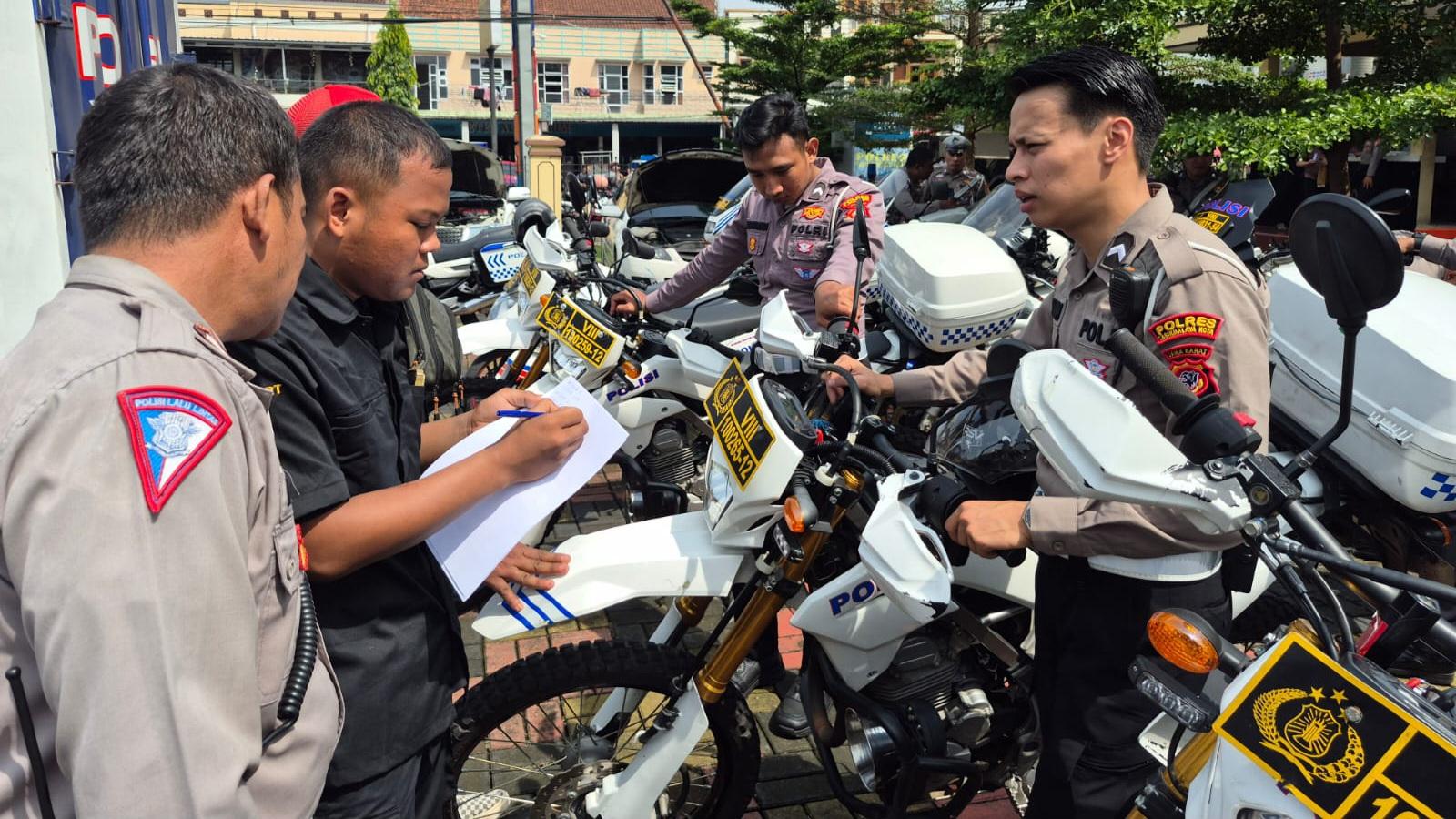 Polres Tasikmalaya Kota Gelar Pengecekan Rutin Kendaraan Dinas untuk Jaga Kesiapan Operasional