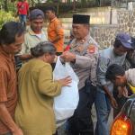 Polsek Tawang Berbagi Nasi Kotak untuk Panti Asuhan dan Pekerja Informal di Tasikmalaya