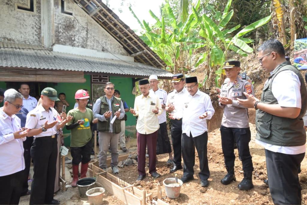 Program Bedah Rumah Warga di Banjar Dimulai, Sinergi Pemkot dan Jabar Bergerak Wujudkan Hunian Layak