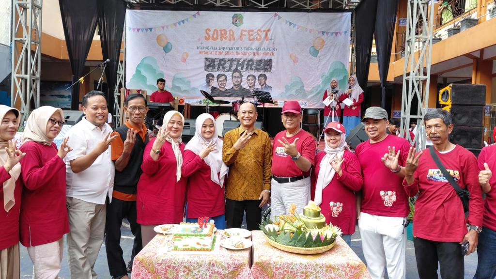 Puncak HUT ke-67 SMPN 3 Tasikmalaya Berlangsung Semarak, Sekda Asep Goparullah Ajak Alumni Atasi Keterbatasan Lahan