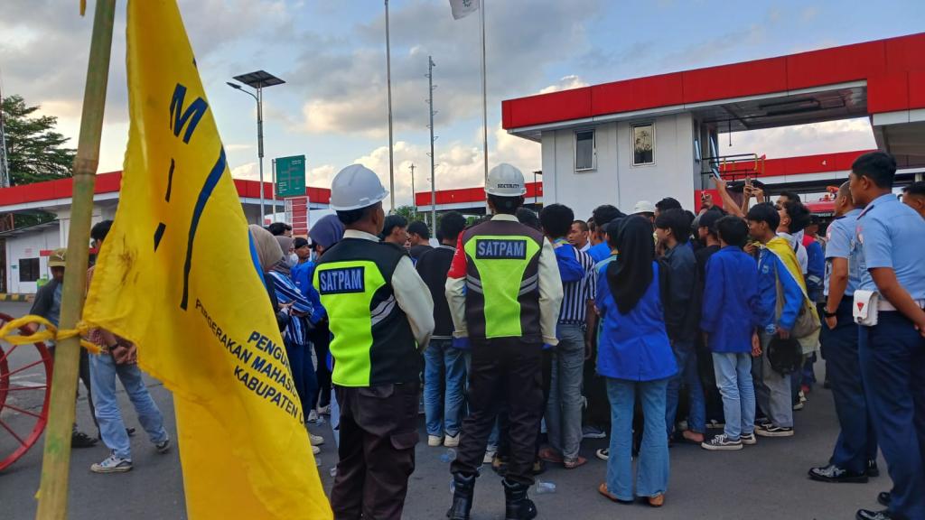 Ricuh Demo PMII Priangan Timur di Depo Pertamina Tasikmalaya