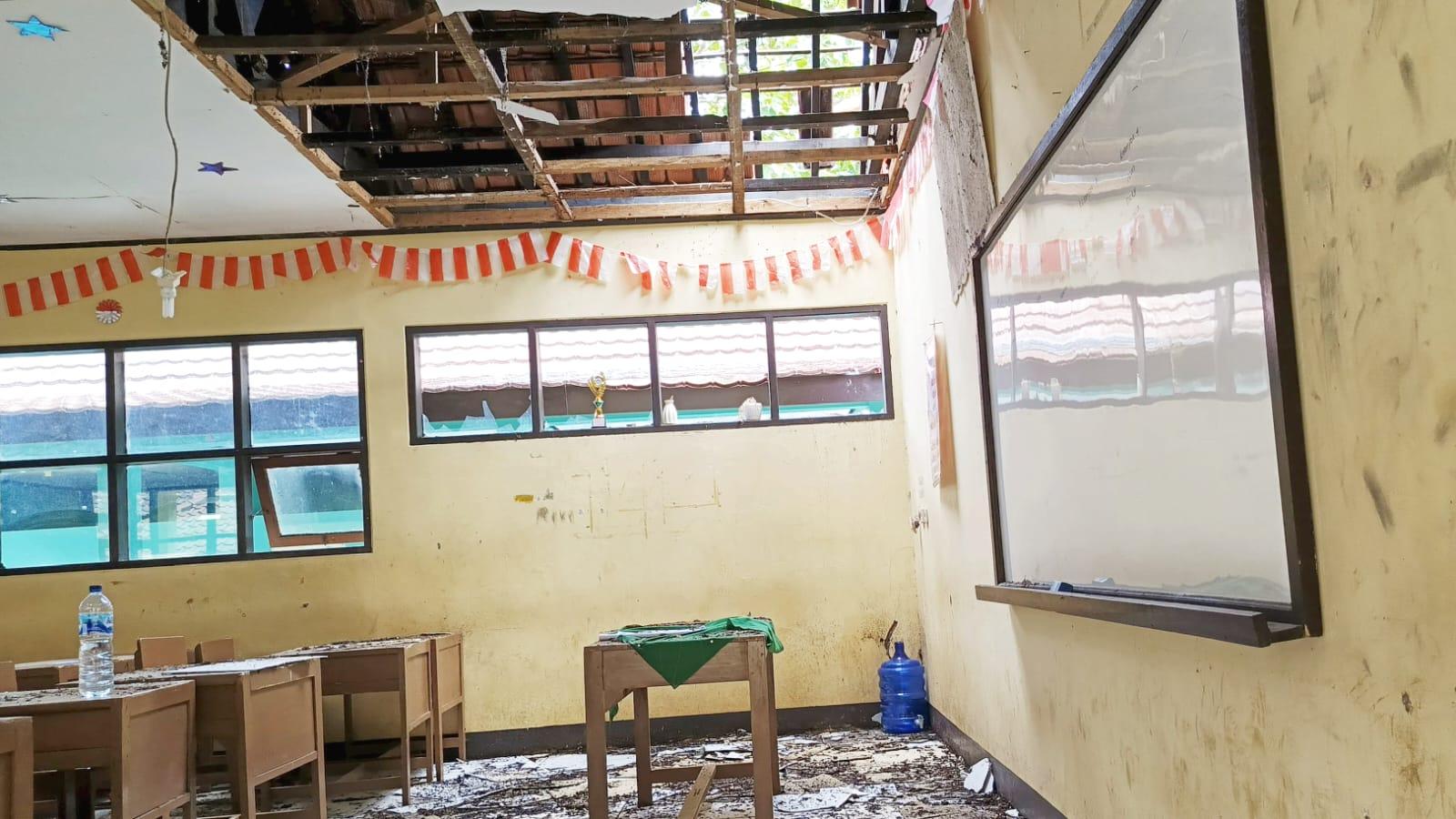 Sambaran Petir Hantam SMAN 1 Sukadana, Kegiatan Belajar Dialihkan ke Laboratorium