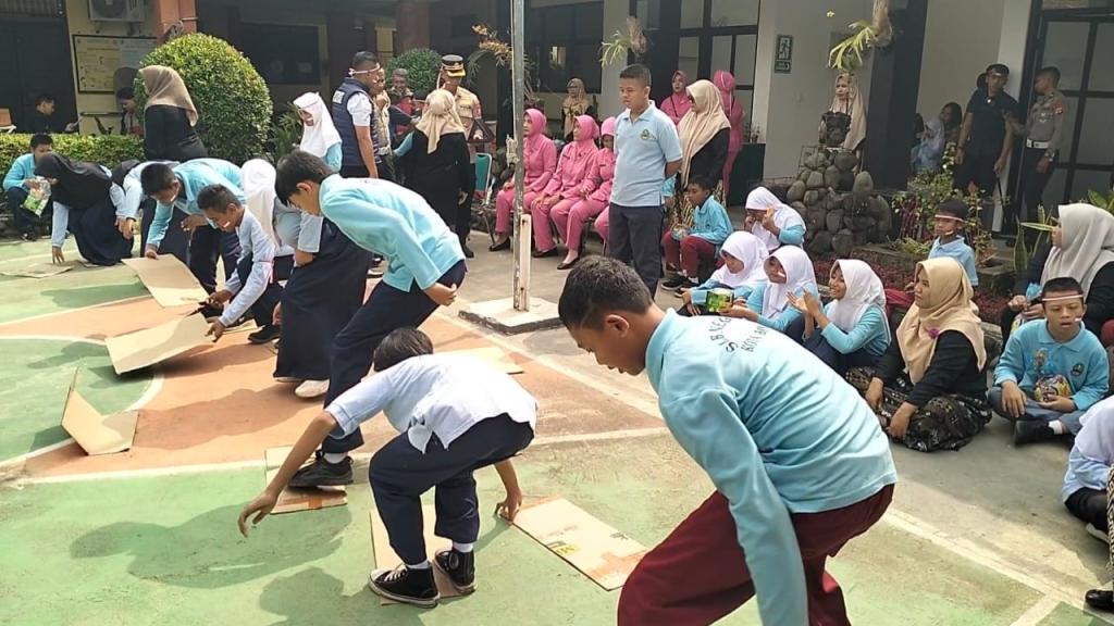 Sambut HUT ke-81 RI, Polres Banjar Gelar Upacara dan Lomba Inklusif Bersama Siswa SLBN Kota Banjar