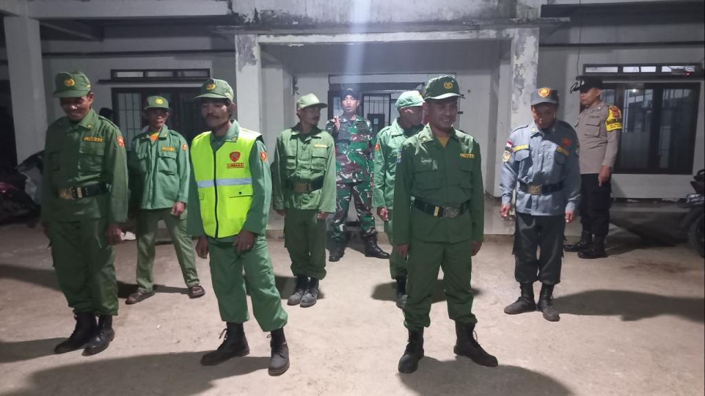 Serunya Lomba Baris Berbaris Linmas dan Cerdas Cermat RT/RW di Cikeusal Tasikmalaya Sambut HUT ke-79 RI