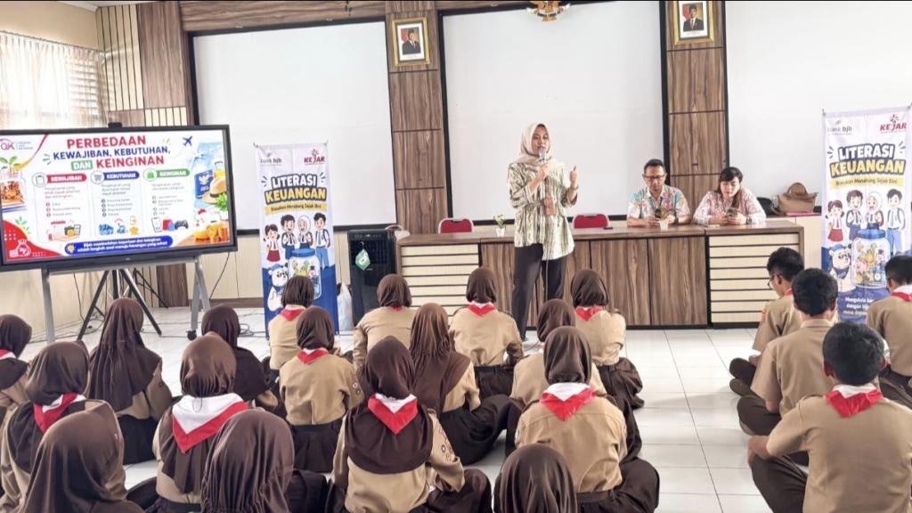 Cegah Terjerat Pinjol dan Judi Online, OJK Tasikmalaya Bekali Pelajar dengan Kecerdasan Finansial