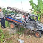 Begini Kondisi Mobil Bak Pengangkut Sandal yang Terperosok ke Sawah Usai Tabrakan Maut dengan Anggota Polisi di Jalan Lingkar Utara