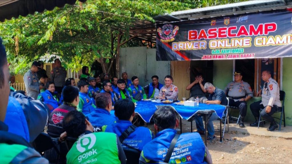 Perkuat Kamtibmas di Jalanan, Kapolres Ciamis Gelar 'Ngopi Bareng' dan Serap Aspirasi Komunitas Ojol