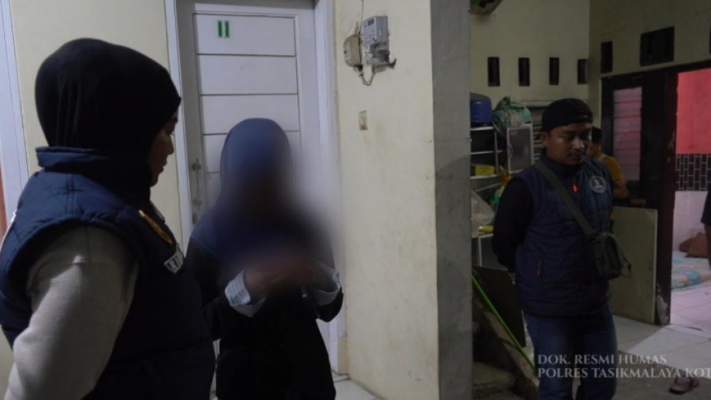 Operasi Sarang Narkoba di Tasikmalaya, 2 Orang Positif Tes Urine dan 75 Botol Miras Disita