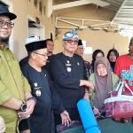 Sehari Pasca-Kebakaran, Wali Kota Banjar Serahkan Bantuan Logistik Darurat dan Janjikan Bedah Rumah Tiga Korban