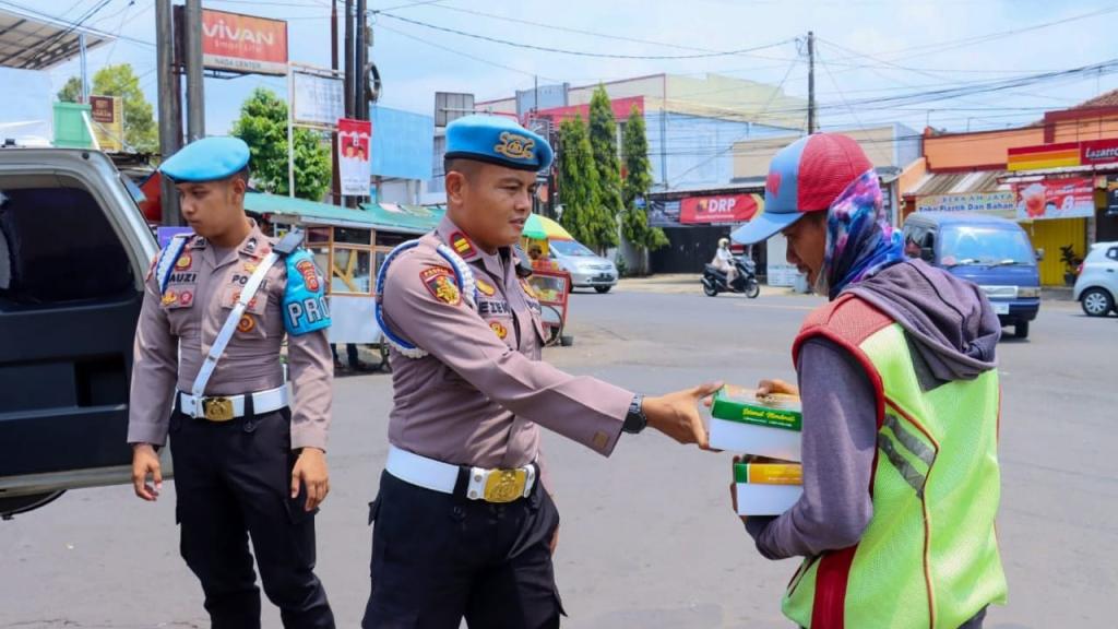 Sipropam Polres Ciamis Gelar Bakti Sosial, Perkuat Sinergi dan Kepedulian Terhadap Masyarakat
