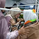 Suasana Haru Warnai Keberangkatan Ratusan Calon Jemaah Haji Kloter 27 Asal Kota Tasikmalaya