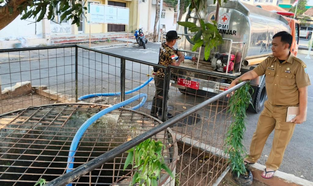 Sumur di Depan Kantor Kecamatan Purwaharja Kota Banjar Jadi Andalan Air Warga Saat Kemarau
