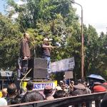 Tagih Janji Normalisasi Saluran Air, Warga Maruyungsari Pangandaran dan Mahasiswa Geruduk Kantor BBWS Citanduy