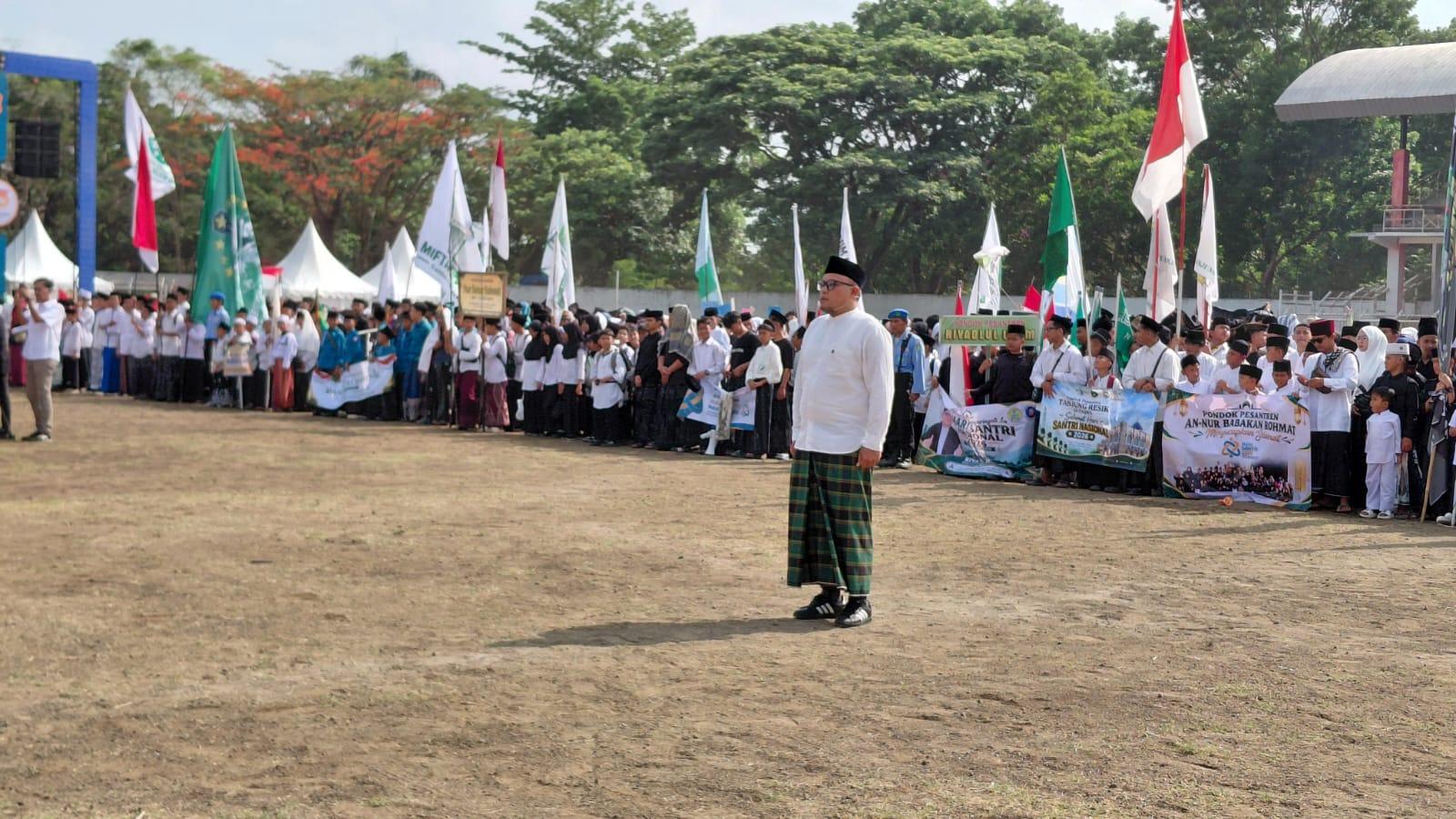 Tampil Gagah dan Lugas saat Pimpin Apel Besar HSN 2026 Kota Tasikmalaya, Wahid Soroti Pentingnya Perwal Pesantren