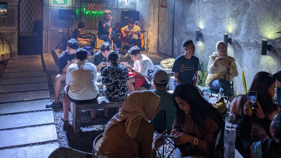 Tergoda Kopi Mertua, Kafe di Banjar dengan Live Musik dan Karaoke yang Bikin Betah Nongkrong
