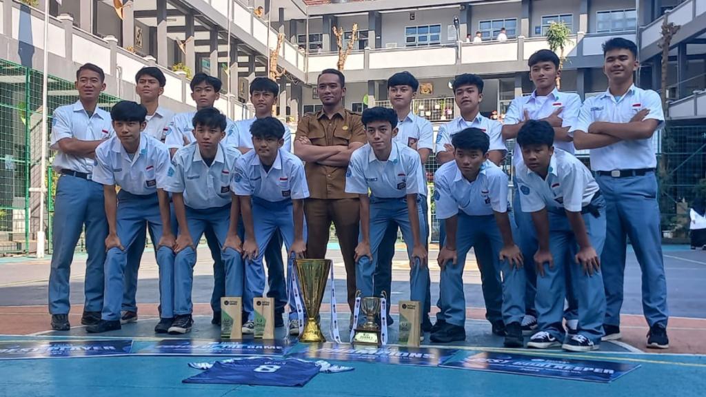 Tim Futsal SMA Negeri 5 Tasikmalaya Raih Gelar Juara dan Borong Penghargaan di Turnamen Futsal Series
