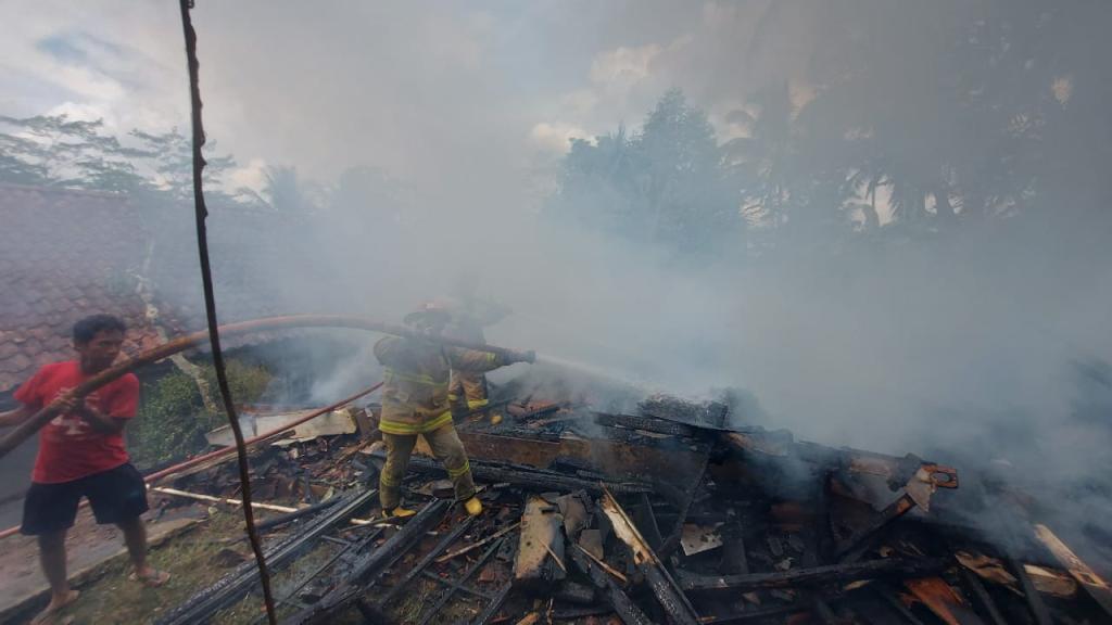 Tungku Tak Dimatikan, Rumah Warga di Ciamis Ludes Dilalap Api