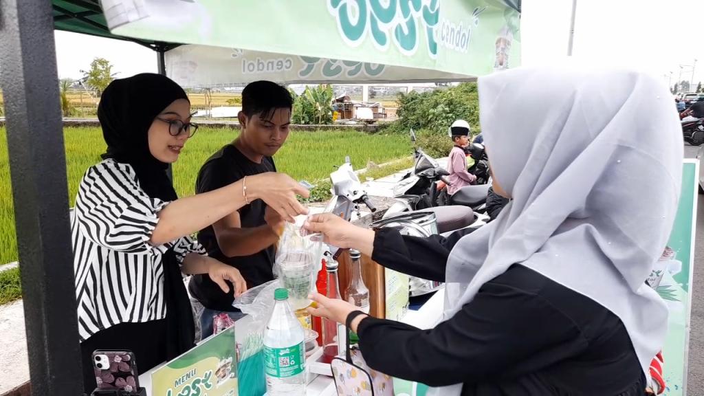 Segarnya Best Cendol, Takjil Kekinian Tanpa Pemanis Buatan Jadi Buruan Masyarakat di Jalan Lingkar Utara