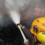 Pabrik Pengolahan Kayu di Leuwianyar Tasikmalaya Terbakar, Warga dan Damkar Kompak Padamkan Api