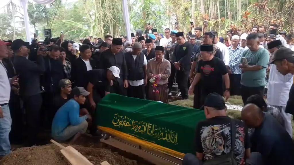 Gubernur Dedi Mulyadi dan Sekda Jabar Herman Suryatman Hadir di Pemakaman Kanaya Whu di Cisayong Tasikmalaya