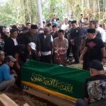 Gubernur Dedi Mulyadi dan Sekda Jabar Herman Suryatman Hadir di Pemakaman Kanaya Whu di Cisayong Tasikmalaya
