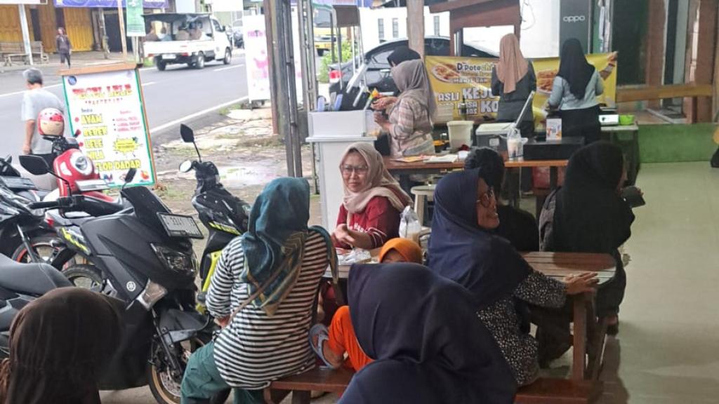 Viral! Es Teler Mahkota di Simpang Bantarkalong Tasikmalaya, Pembeli Antre Sejak Sebelum Buka