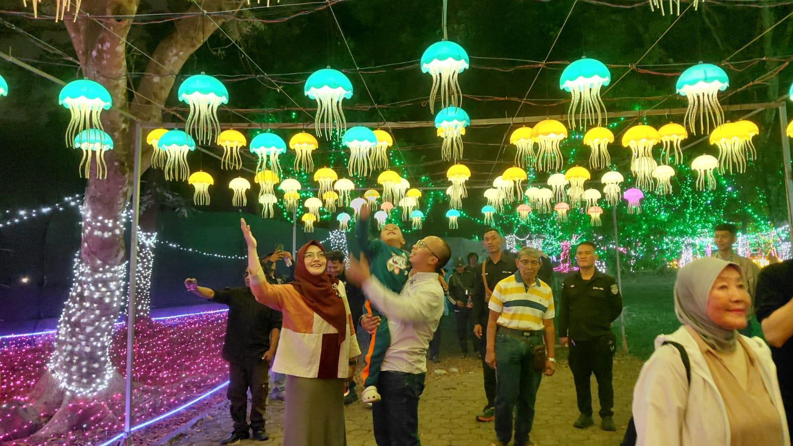 Wali kota Wisata Malam Lumiland Resmi Dibuka di Taman Dadaha, Pemkot Tasikmalaya dan Pengelola Bagikan 50 Ribu Tiket Gratis