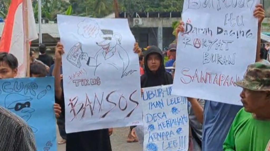 Warga Kertahayu Ciamis Geruduk Kantor Desa, Tuntut Penyaluran Bansos Beras
